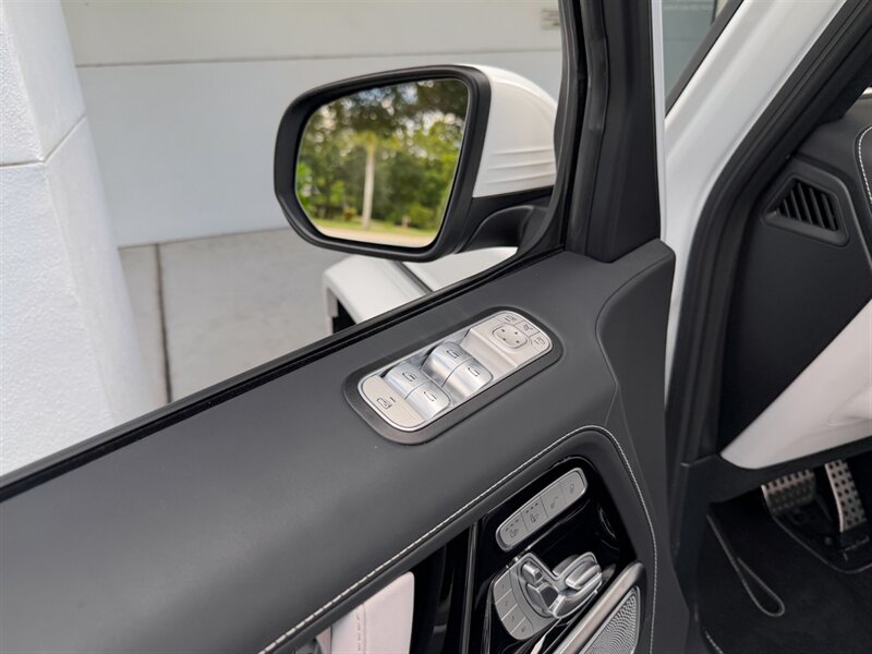 2025 Mercedes-Benz AMG G 63 - Photo 25 - Bonita Springs, FL 34134