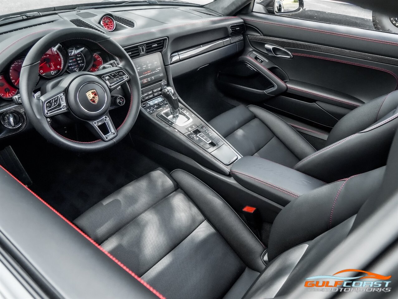 2019 Porsche 911 Turbo S photo 2