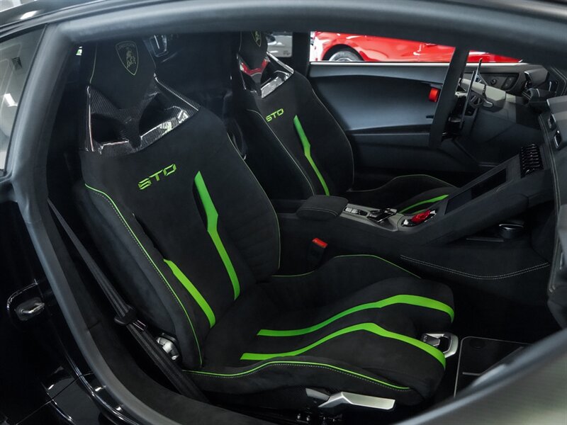 2022 Lamborghini Huracan STO - Photo 24 - Bonita Springs, FL 34134