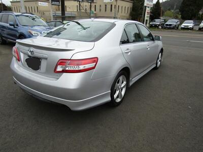 2010 Toyota Camry SE   - Photo 6 - Spicewood, TX 78669