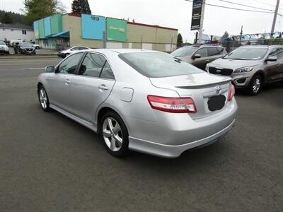 2010 Toyota Camry SE   - Photo 5 - Spicewood, TX 78669