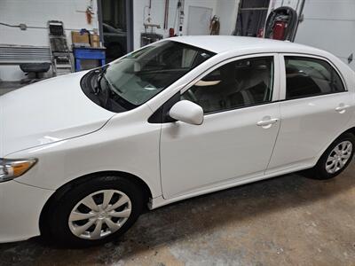 2010 Toyota Corolla LE   - Photo 2 - Spicewood, TX 78669