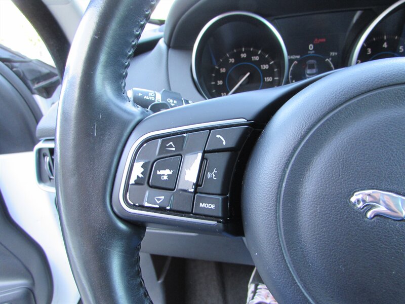 2017 Jaguar F-PACE 35t Prestige - Photo 16 - Dublin, CA 94568
