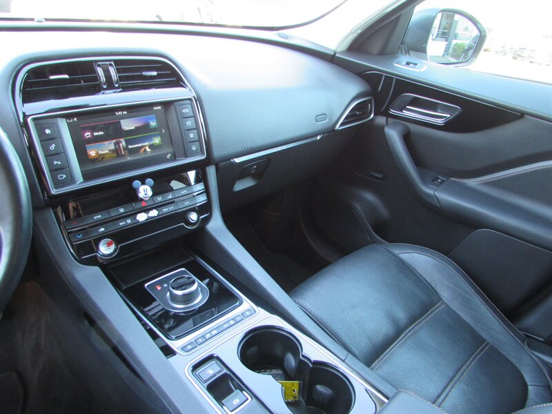 2017 Jaguar F-PACE 35t Prestige - Photo 18 - Dublin, CA 94568