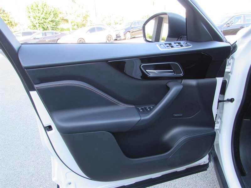 2017 Jaguar F-PACE 35t Prestige - Photo 11 - Dublin, CA 94568