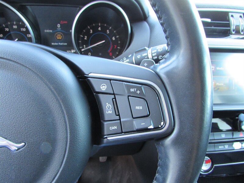 2017 Jaguar F-PACE 35t Prestige - Photo 15 - Dublin, CA 94568