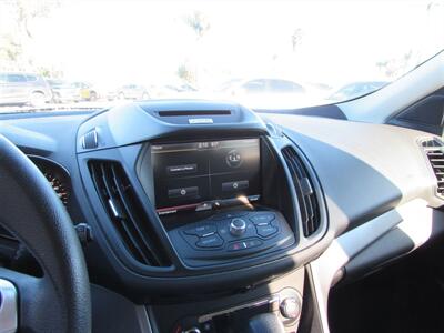 2015 Ford Escape SE   - Photo 14 - Dublin, CA 94568