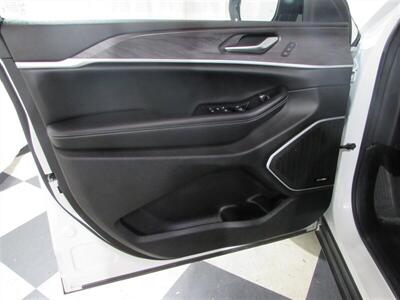 2023 Jeep Grand Cherokee 4xe   - Photo 12 - Dublin, CA 94568