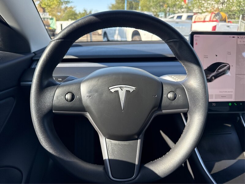 2019 Tesla Model 3 Long Range photo 13