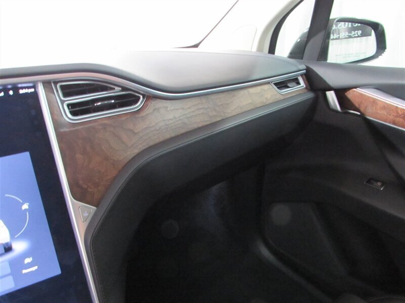 2016 Tesla Model X 75D   - Photo 98 - Dublin, CA 94568