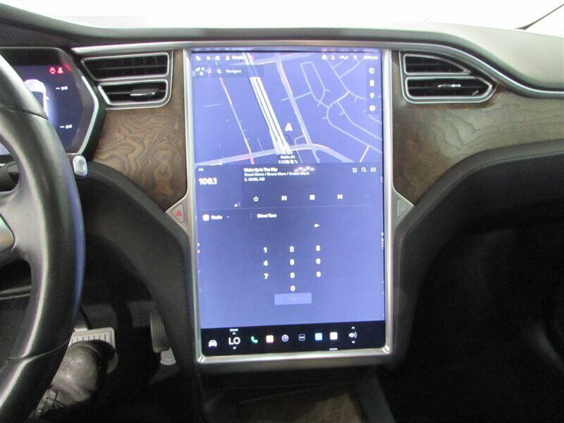 2016 Tesla Model X 75D   - Photo 88 - Dublin, CA 94568