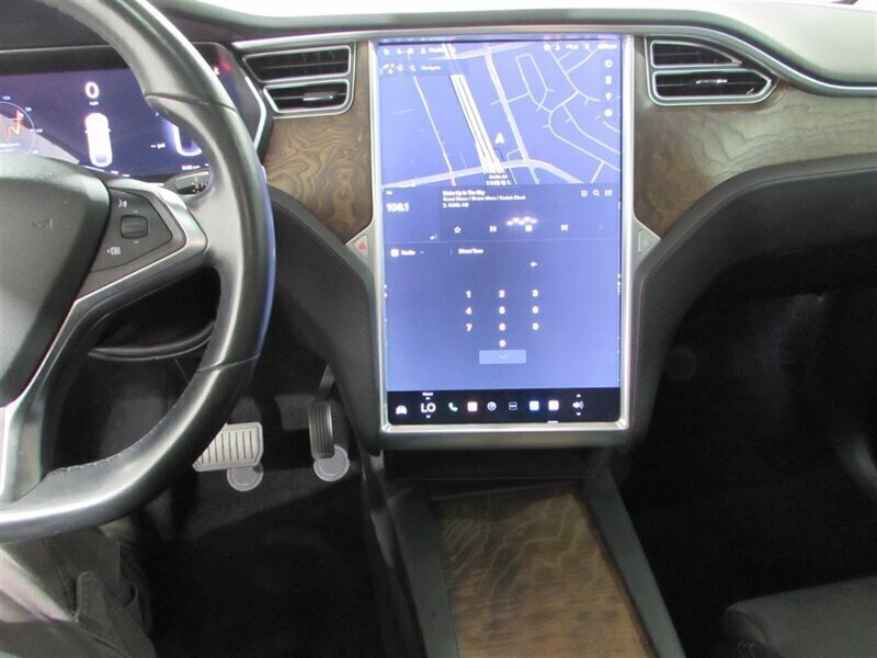 2016 Tesla Model X 75D   - Photo 76 - Dublin, CA 94568
