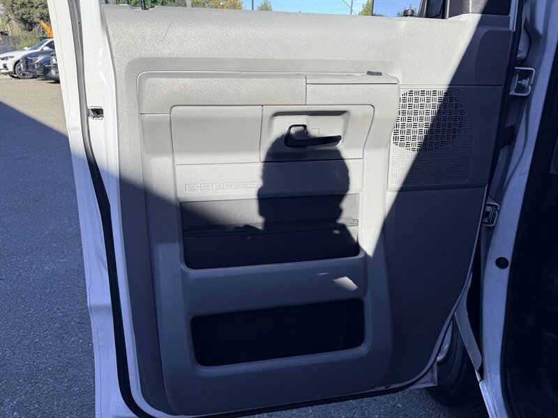 2012 Ford E-350 SD XLT - Photo 17 - Dublin, CA 94568