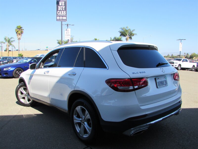 2017 Mercedes-Benz GLC GLC 300 4MATIC - Photo 6 - Dublin, CA 94568