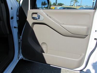 2012 Nissan Frontier SV V6   - Photo 19 - Dublin, CA 94568