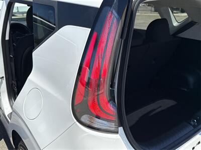 2023 Kia Soul LX - Photo 35 - Dublin, CA 94568