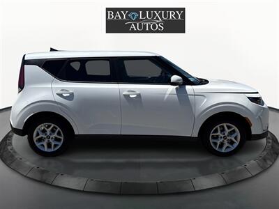 2023 Kia Soul LX - Photo 5 - Dublin, CA 94568