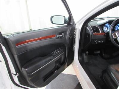 2012 Chrysler 300 Series Limited   - Photo 94 - Dublin, CA 94568