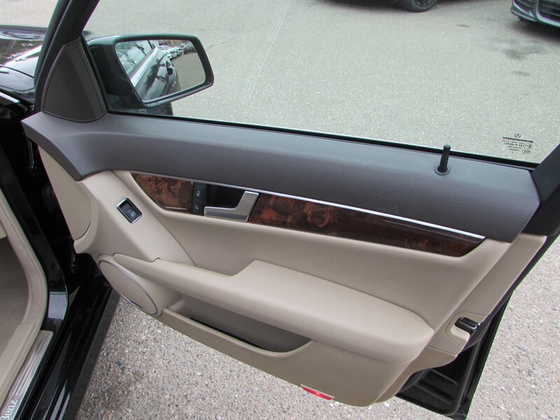2013 Mercedes-Benz C 300 Luxury 4MATIC - Photo 32 - Dublin, CA 94568