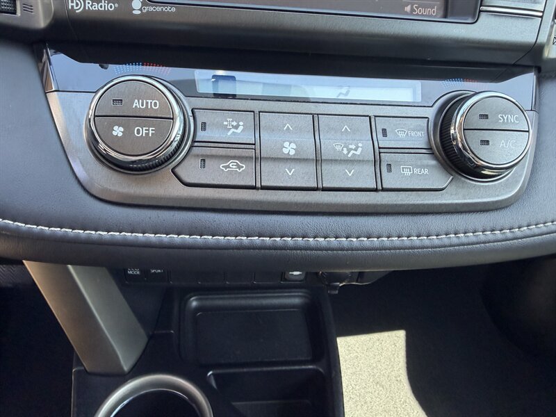 2015 Toyota RAV4 XLE - Photo 18 - Dublin, CA 94568