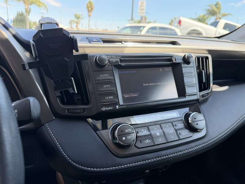 2015 Toyota RAV4 XLE - Photo 16 - Dublin, CA 94568