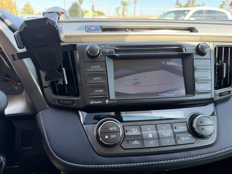 2015 Toyota RAV4 XLE - Photo 17 - Dublin, CA 94568