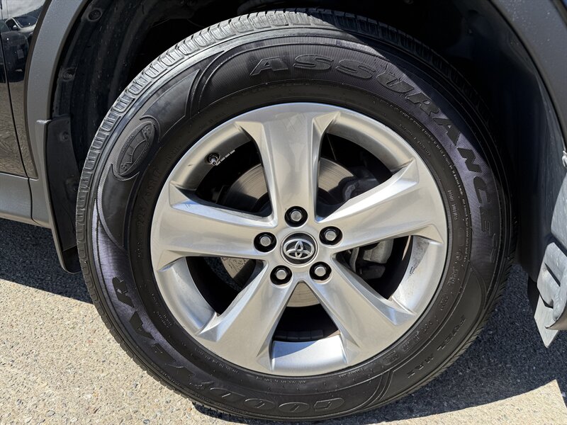 2015 Toyota RAV4 XLE - Photo 31 - Dublin, CA 94568