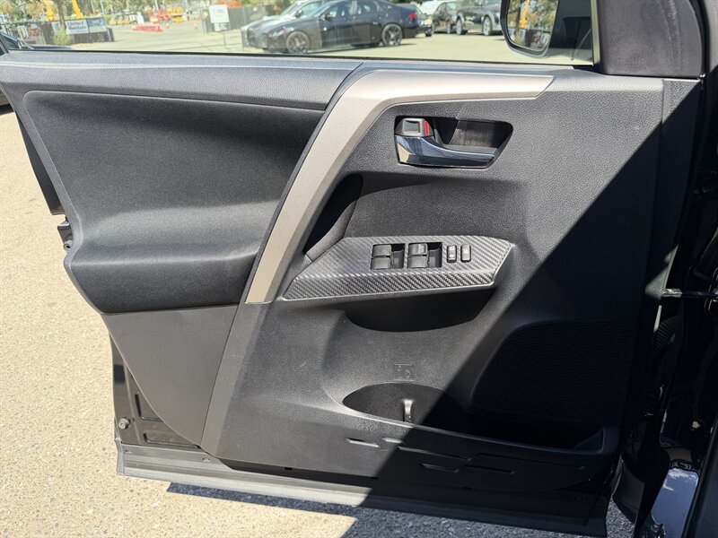 2015 Toyota RAV4 XLE - Photo 23 - Dublin, CA 94568