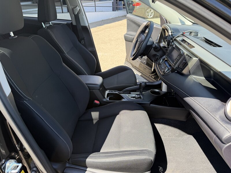 2015 Toyota RAV4 XLE - Photo 30 - Dublin, CA 94568