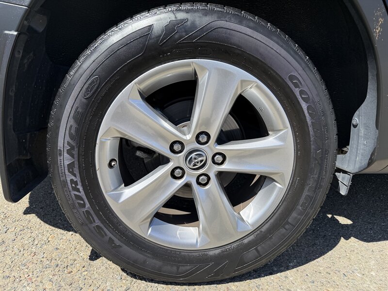 2015 Toyota RAV4 XLE - Photo 32 - Dublin, CA 94568