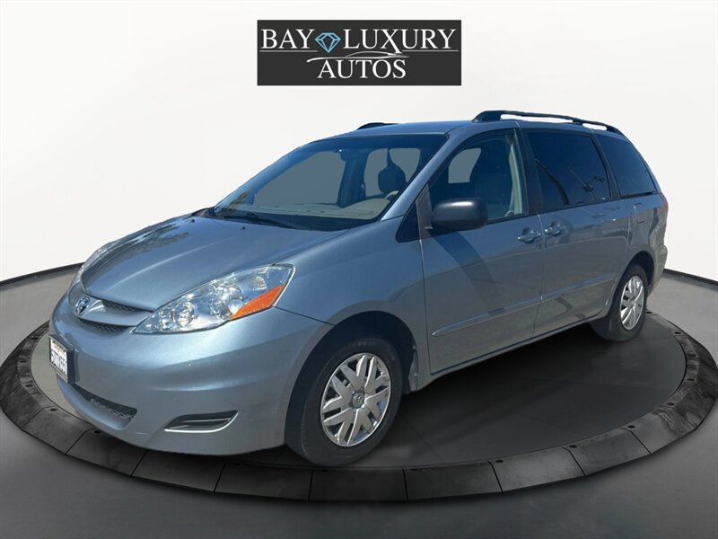 2007 Toyota Sienna CE 7-Passenger  