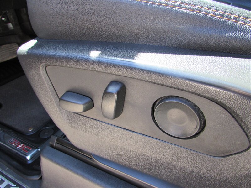 2023 GMC Sierra 1500 AT4 - Photo 13 - Dublin, CA 94568