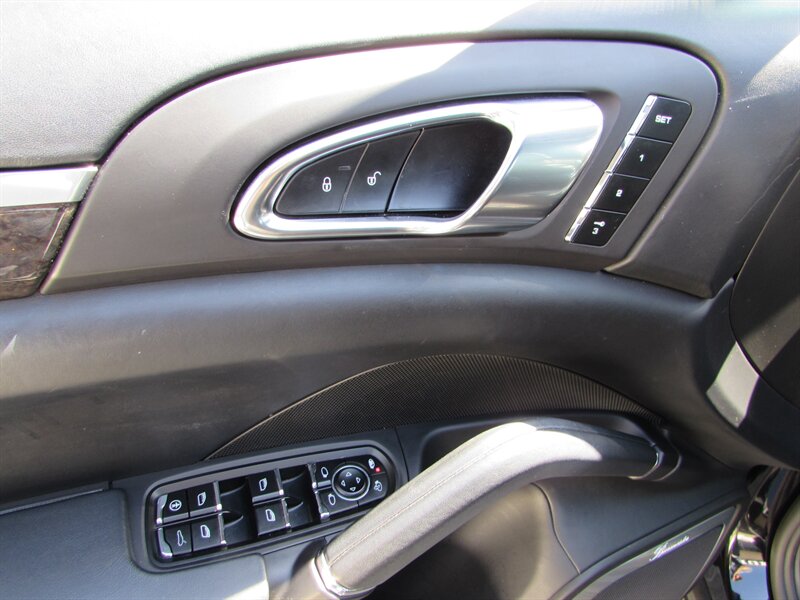 2013 Porsche Cayenne Turbo - Photo 22 - Dublin, CA 94568