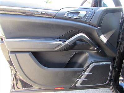 2013 Porsche Cayenne Turbo - Photo 21 - Dublin, CA 94568