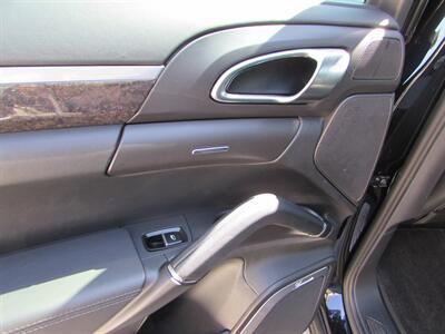 2013 Porsche Cayenne Turbo - Photo 24 - Dublin, CA 94568