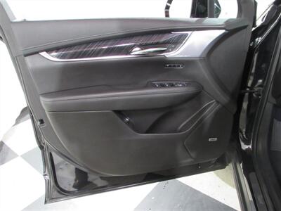 2023 Cadillac XT6 Premium Luxury   - Photo 6 - Dublin, CA 94568