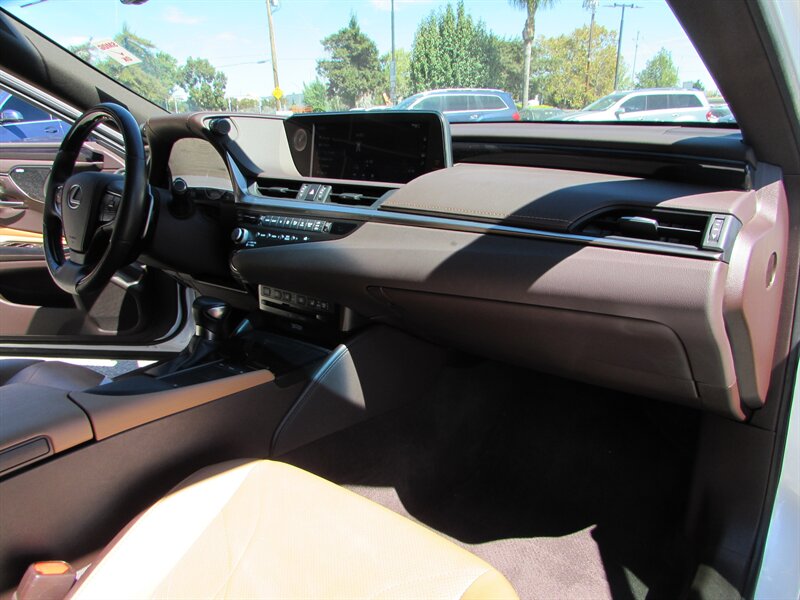 2021 Lexus ES 300h Luxury - Photo 31 - Dublin, CA 94568