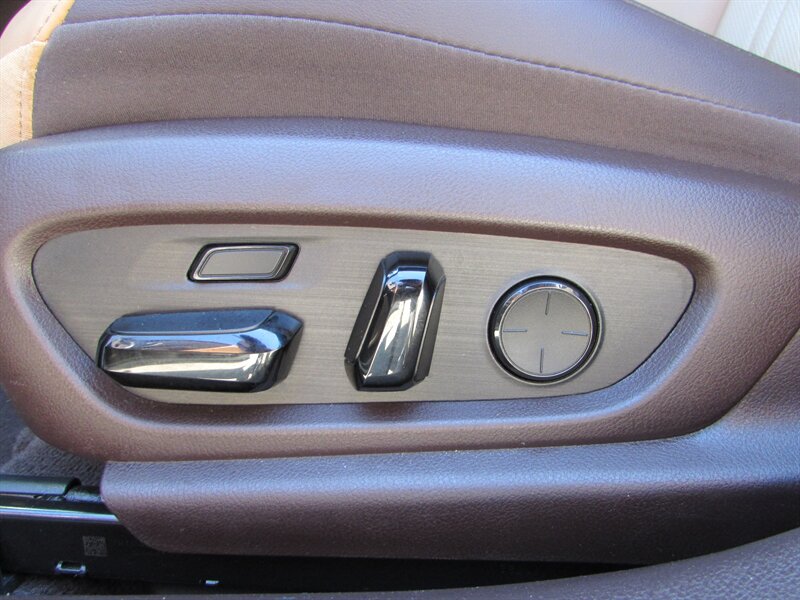 2021 Lexus ES 300h Luxury - Photo 22 - Dublin, CA 94568
