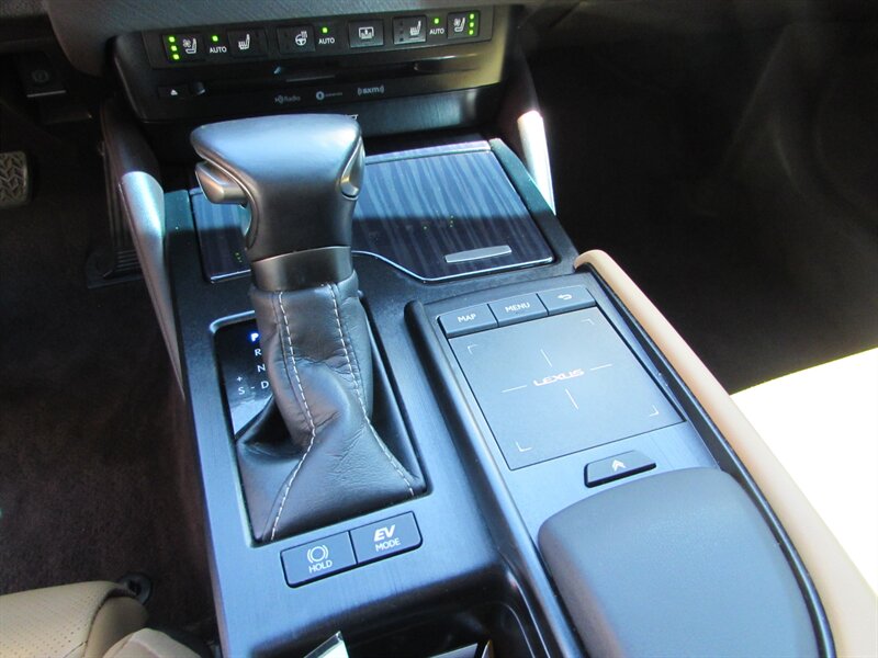 2021 Lexus ES 300h Luxury - Photo 18 - Dublin, CA 94568
