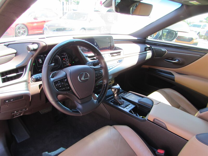 2021 Lexus ES 300h Luxury - Photo 9 - Dublin, CA 94568