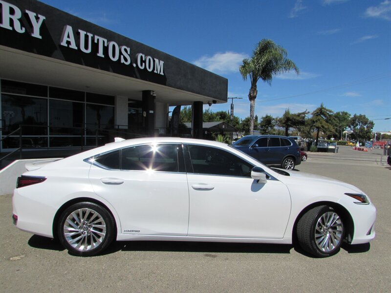 2021 Lexus ES 300h Luxury - Photo 8 - Dublin, CA 94568