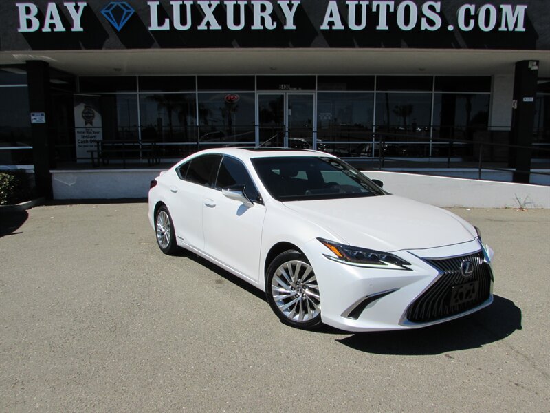 2021 Lexus ES 300h Luxury  
