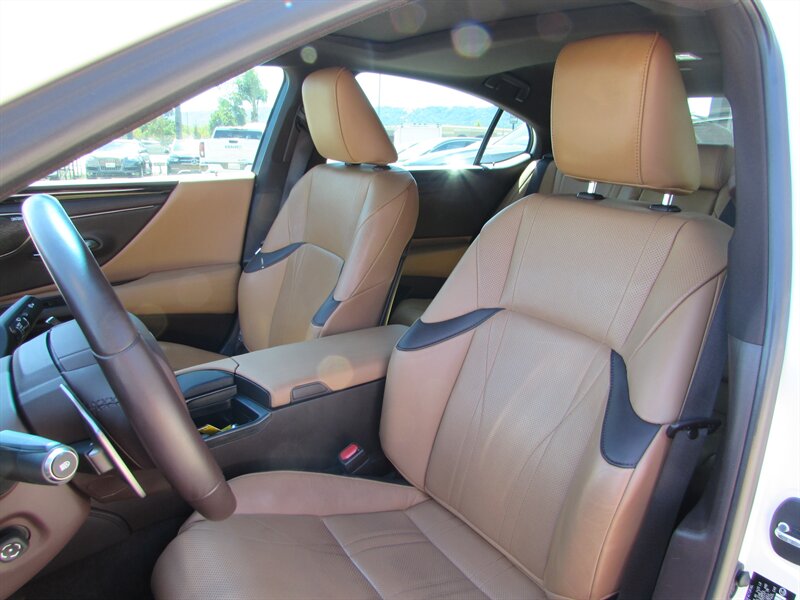 2021 Lexus ES 300h Luxury - Photo 10 - Dublin, CA 94568