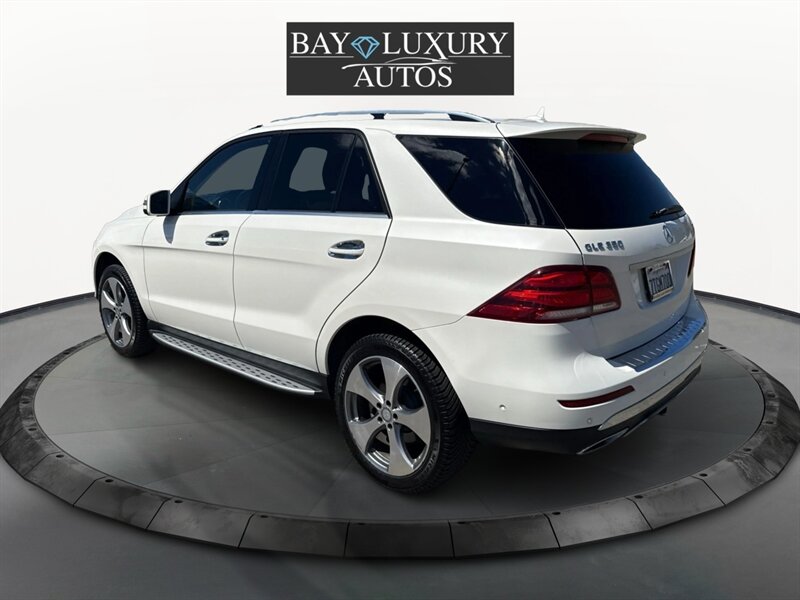 2016 Mercedes Benz GLE 350 4MATIC photo 4