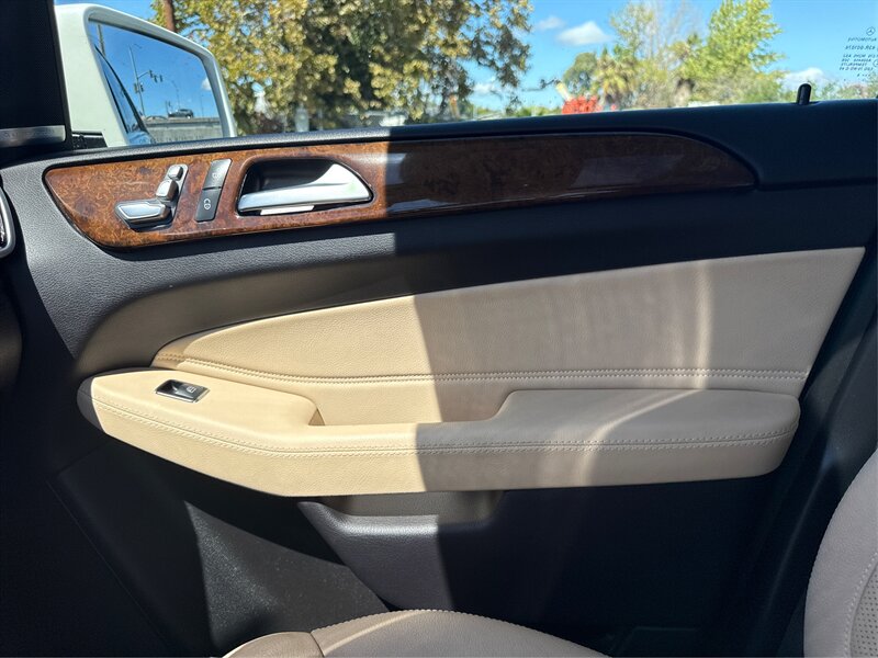 2016 Mercedes Benz GLE 350 4MATIC photo 15