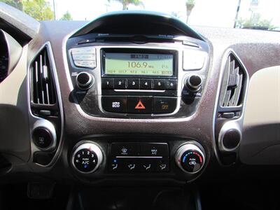 2012 Hyundai TUCSON GLS   - Photo 16 - Dublin, CA 94568