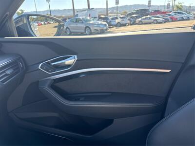 2022 Audi e-tron S quattro Prestige - Photo 49 - Dublin, CA 94568