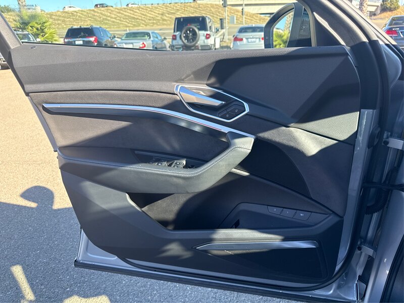 2022 Audi e-tron S quattro Prestige - Photo 46 - Dublin, CA 94568