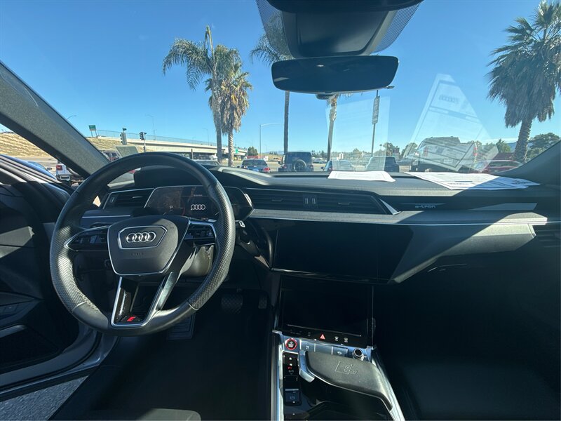 2022 Audi e-tron S quattro Prestige - Photo 34 - Dublin, CA 94568