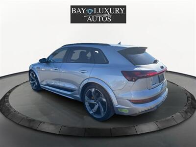 2022 Audi e-tron S quattro Prestige - Photo 8 - Dublin, CA 94568